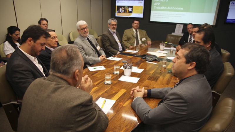 20161031 Ministro do trabalho visita procergs SITE