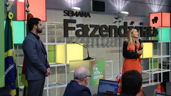 1Diretor de Desenvolvimento Sandro Furtado e diretora de Negócios e de Relacionamento com Clientes Karen Lopes