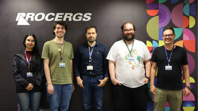 5 integrantes da equipe que produziu o sistema