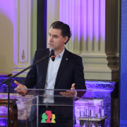 Fabrício Peruchin afirmou que é necessário valorizar aqueles que se dedicam a uma sociedade mais segura, justa e igualitária